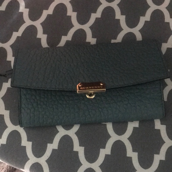 Authentic Burberry wallet - Picture 1 of 8